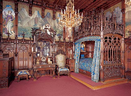 https://www.neuschwanstein.de/bilder/schloss/schlafzimmer.jpg