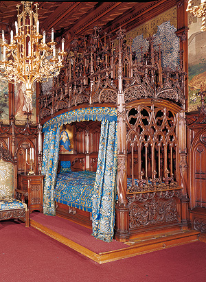 Picture: Oak bed